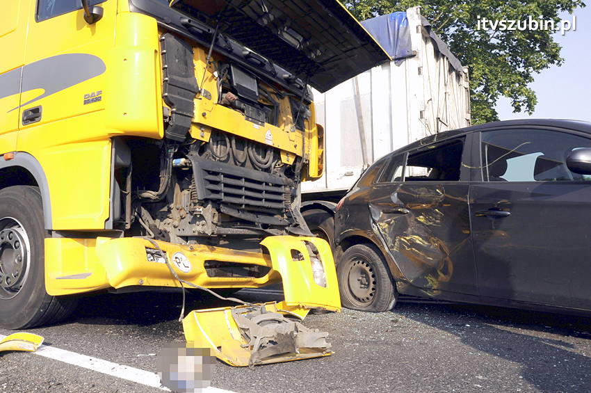 Wypadek w Dąbrówce Słupskiej i kolizja w Szubinie