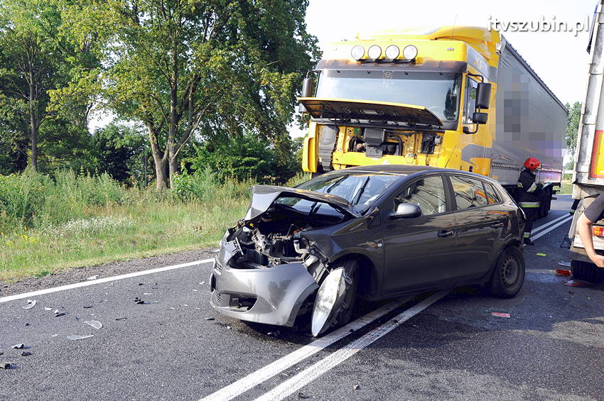 Wypadek w Dąbrówce Słupskiej i kolizja w Szubinie
