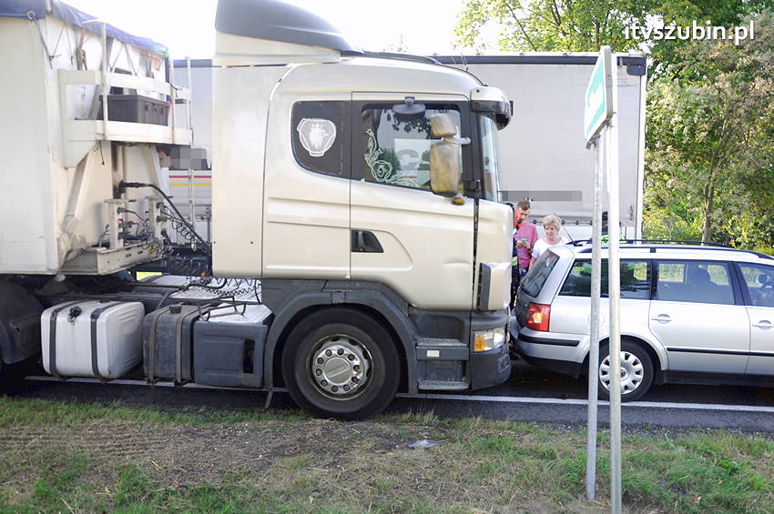 Wypadek w Dąbrówce Słupskiej i kolizja w Szubinie