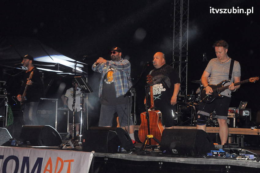 Zespół Piersi w Szubinie