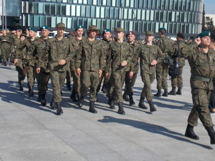 Udział mundurowych klasy wojskowej II TL z ZSP z Szubina w pierwszym zlocie organizacji proobronnych i klas mundurowych w Warszawie