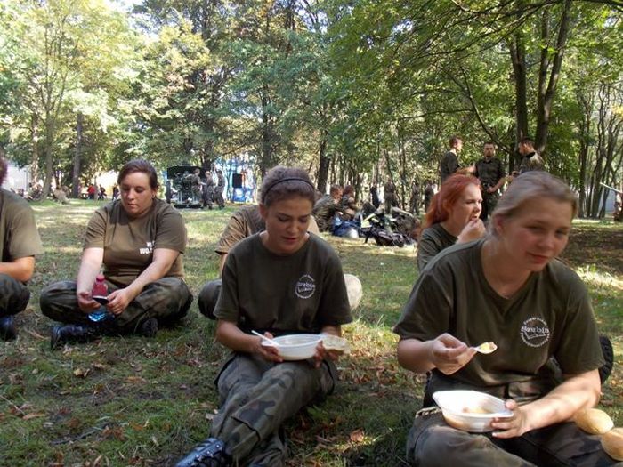 Udział mundurowych klasy wojskowej II TL z ZSP z Szubina w pierwszym zlocie organizacji proobronnych i klas mundurowych w Warszawie