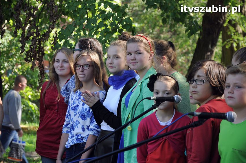 WIARA NADZIEJA MIŁOŚĆ - dęby już rosną