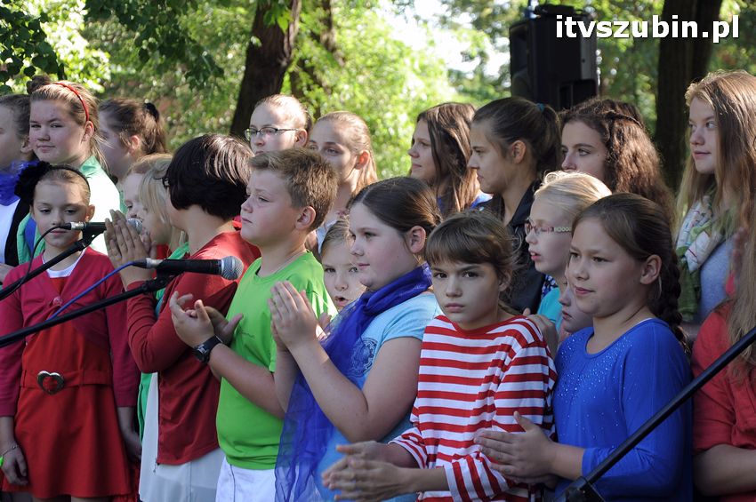 WIARA NADZIEJA MIŁOŚĆ - dęby już rosną