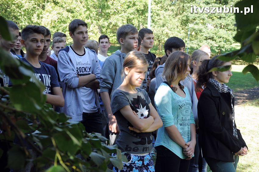 WIARA NADZIEJA MIŁOŚĆ - dęby już rosną