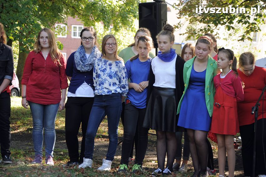 WIARA NADZIEJA MIŁOŚĆ - dęby już rosną