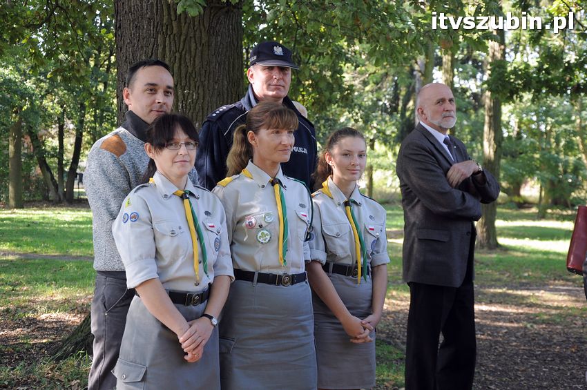 WIARA NADZIEJA MIŁOŚĆ - dęby już rosną