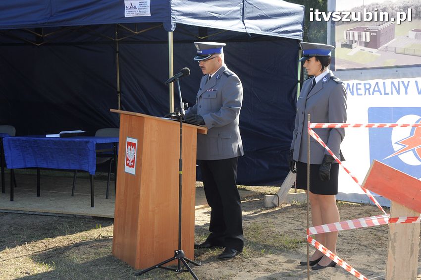 Podpisanie aktu erekcyjnego i wmurowanie kamienia węgielnego pod budowę nowego komisariatu w Szubinie