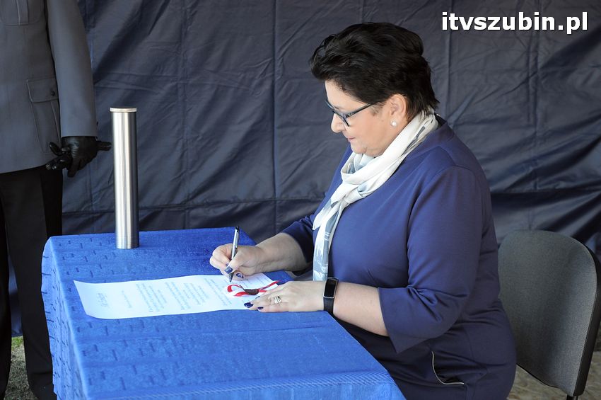 Podpisanie aktu erekcyjnego i wmurowanie kamienia węgielnego pod budowę nowego komisariatu w Szubinie