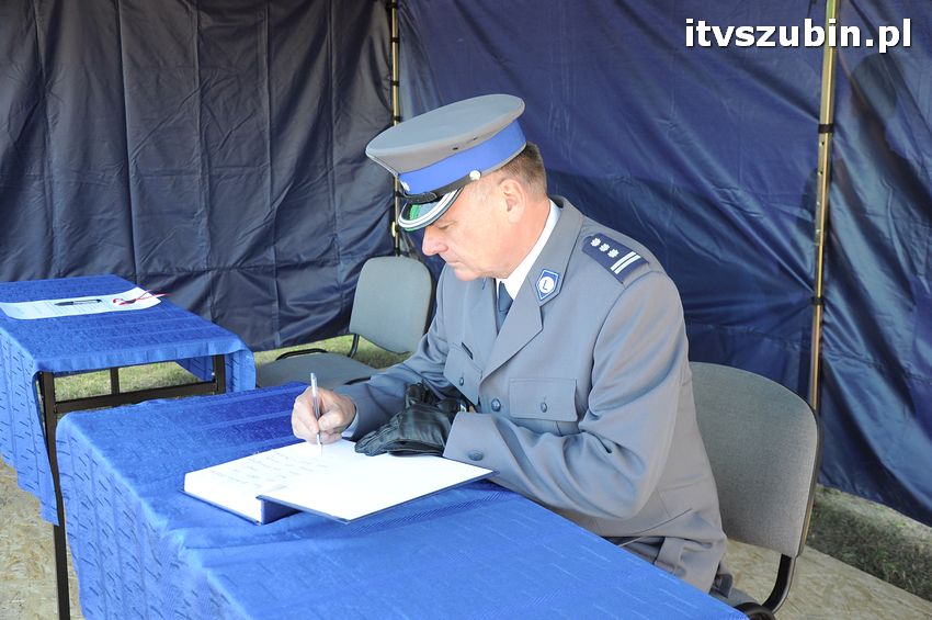 Podpisanie aktu erekcyjnego i wmurowanie kamienia węgielnego pod budowę nowego komisariatu w Szubinie