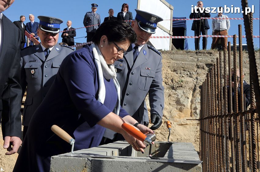 Podpisanie aktu erekcyjnego i wmurowanie kamienia węgielnego pod budowę nowego komisariatu w Szubinie