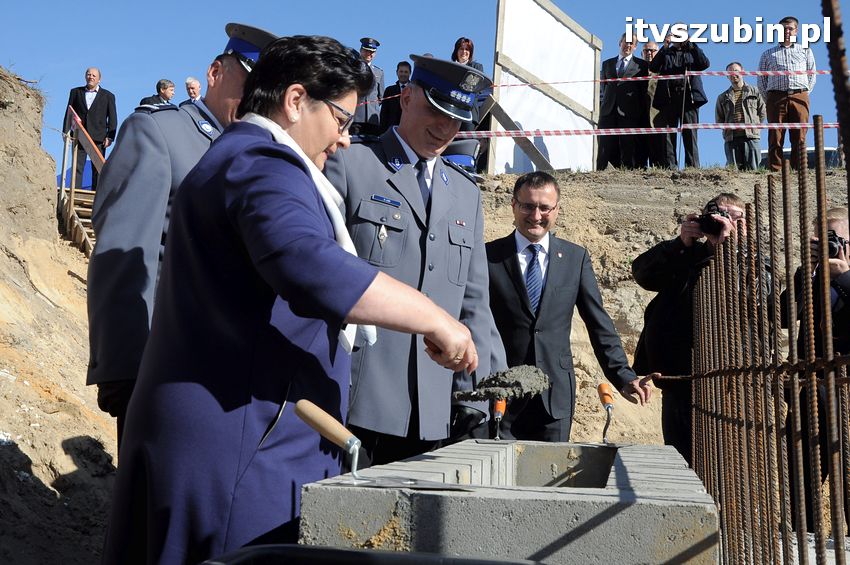 Podpisanie aktu erekcyjnego i wmurowanie kamienia węgielnego pod budowę nowego komisariatu w Szubinie