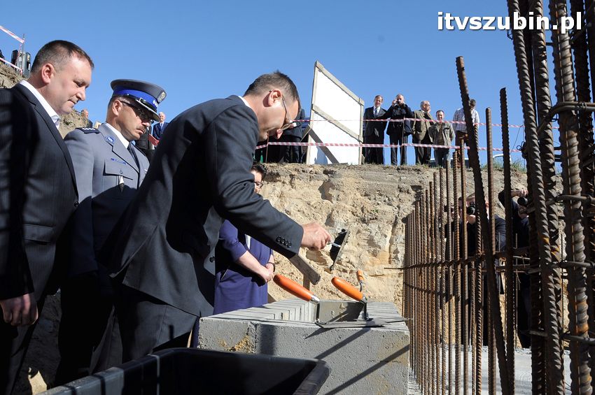 Podpisanie aktu erekcyjnego i wmurowanie kamienia węgielnego pod budowę nowego komisariatu w Szubinie