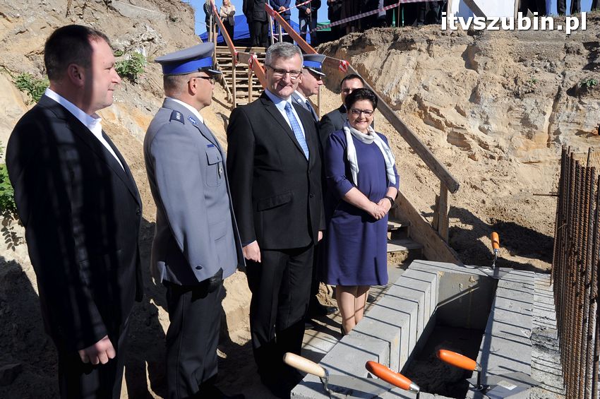 Podpisanie aktu erekcyjnego i wmurowanie kamienia węgielnego pod budowę nowego komisariatu w Szubinie