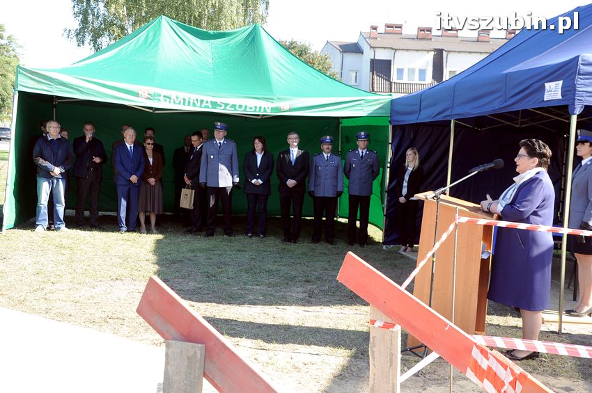 Podpisanie aktu erekcyjnego i wmurowanie kamienia węgielnego pod budowę nowego komisariatu w Szubinie