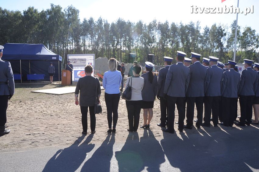 Podpisanie aktu erekcyjnego i wmurowanie kamienia węgielnego pod budowę nowego komisariatu w Szubinie