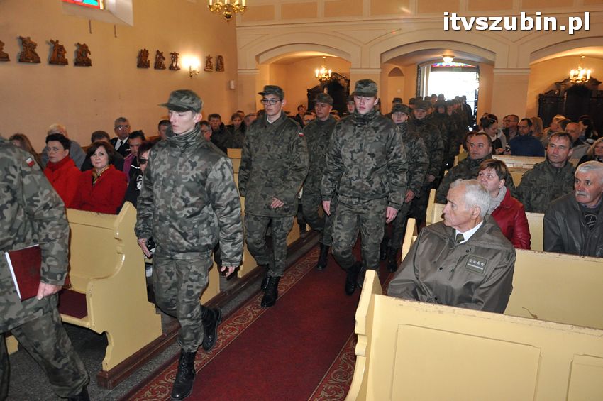 Ślubowanie i przysięga I klasy wojskowej Technik Logistyk z ZSP w Szubinie