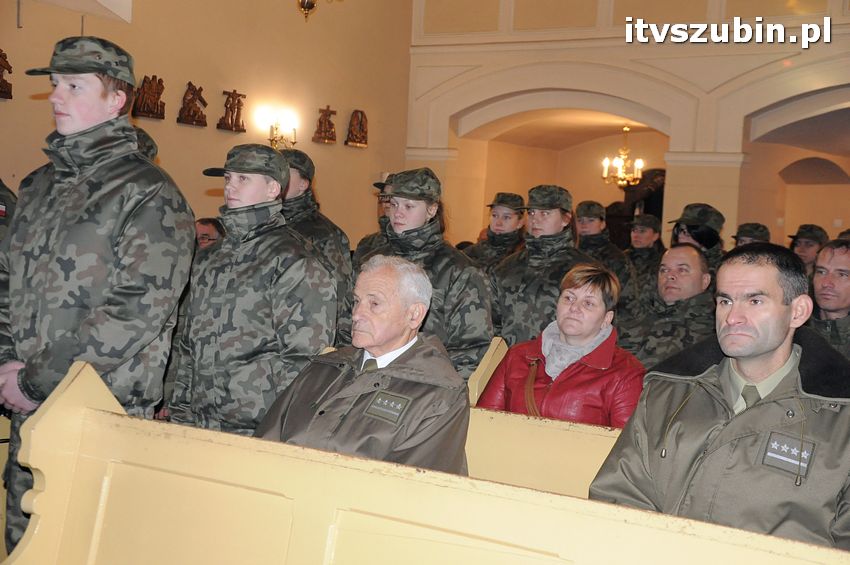 Ślubowanie i przysięga I klasy wojskowej Technik Logistyk z ZSP w Szubinie
