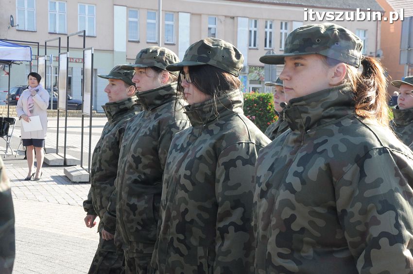 Ślubowanie i przysięga I klasy wojskowej Technik Logistyk z ZSP w Szubinie