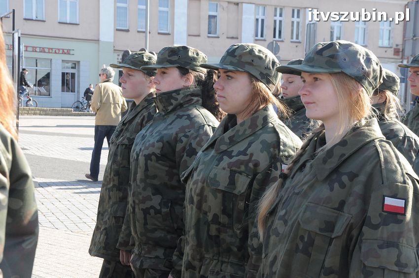 Ślubowanie i przysięga I klasy wojskowej Technik Logistyk z ZSP w Szubinie