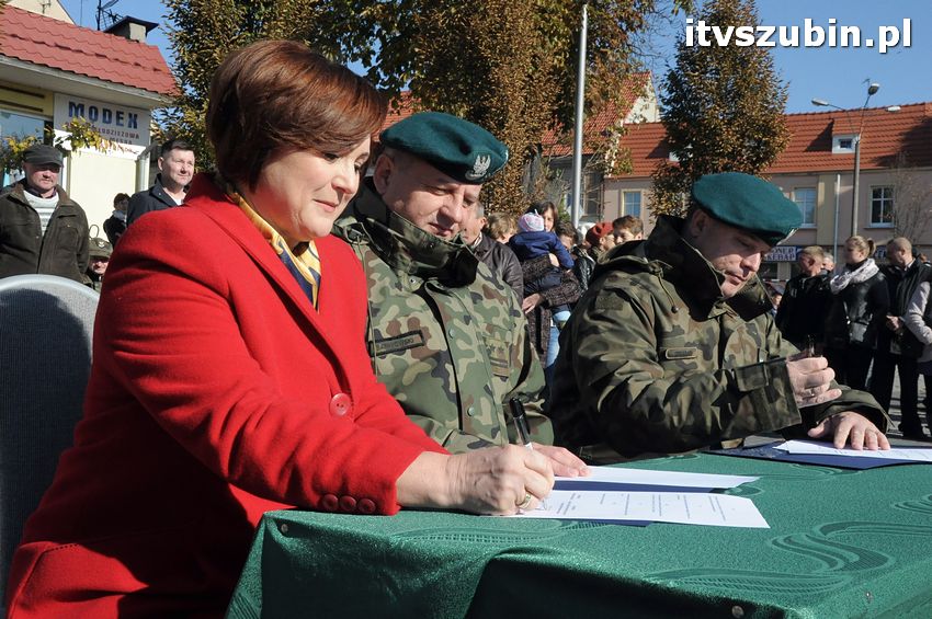 Ślubowanie i przysięga I klasy wojskowej Technik Logistyk z ZSP w Szubinie