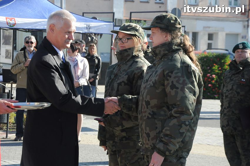 Ślubowanie i przysięga I klasy wojskowej Technik Logistyk z ZSP w Szubinie