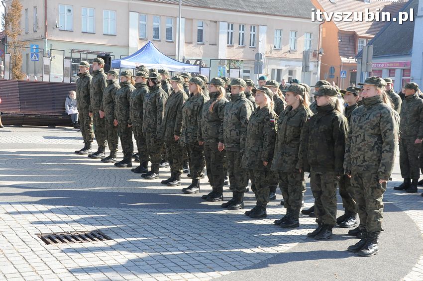 Ślubowanie i przysięga I klasy wojskowej Technik Logistyk z ZSP w Szubinie