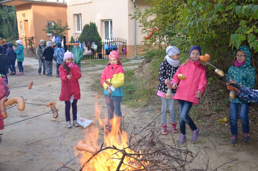 Przy ognisku o bezpieczeństwie