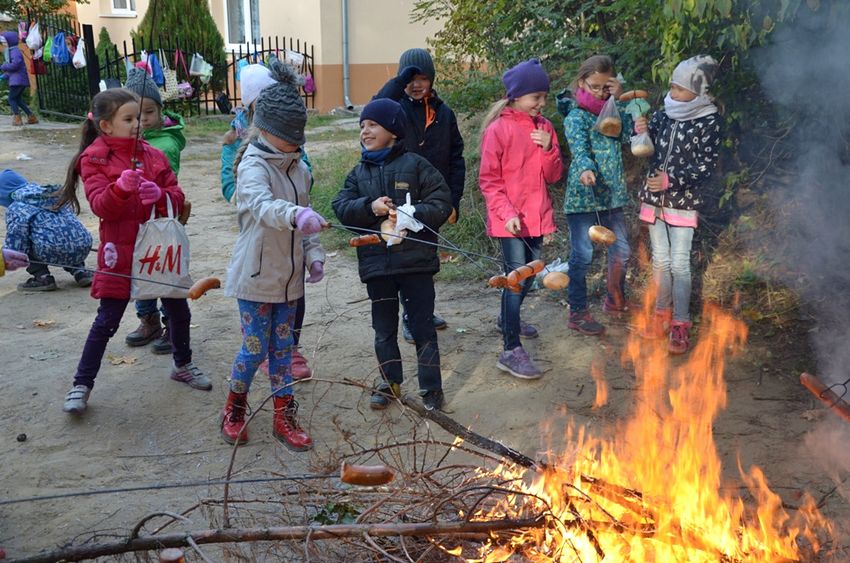 Przy ognisku o bezpieczeństwie