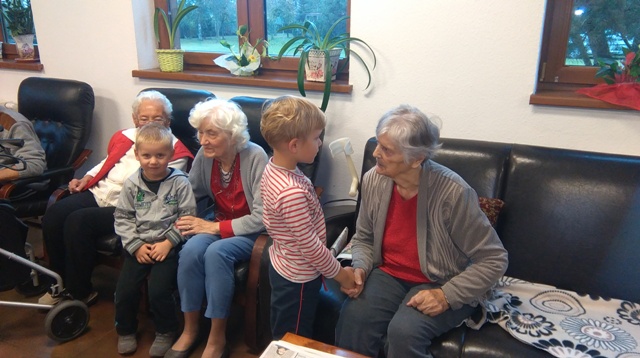 Wizyta ?Motylków? w Pensjonacie Seniora w Rynarzewie