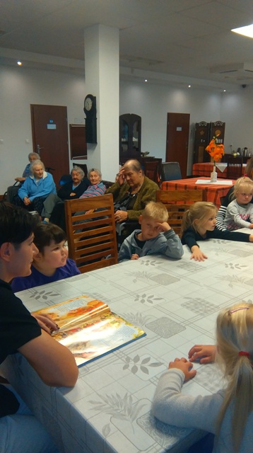 Wizyta ?Motylków? w Pensjonacie Seniora w Rynarzewie