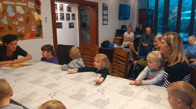 Wizyta ?Motylków? w Pensjonacie Seniora w Rynarzewie