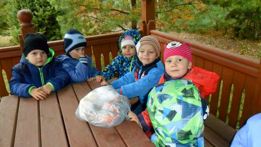 Jesienna wycieczka ?Pszczółek? z Samorządowego Przedszkola nr 2 w Szubinie do Zielonowa