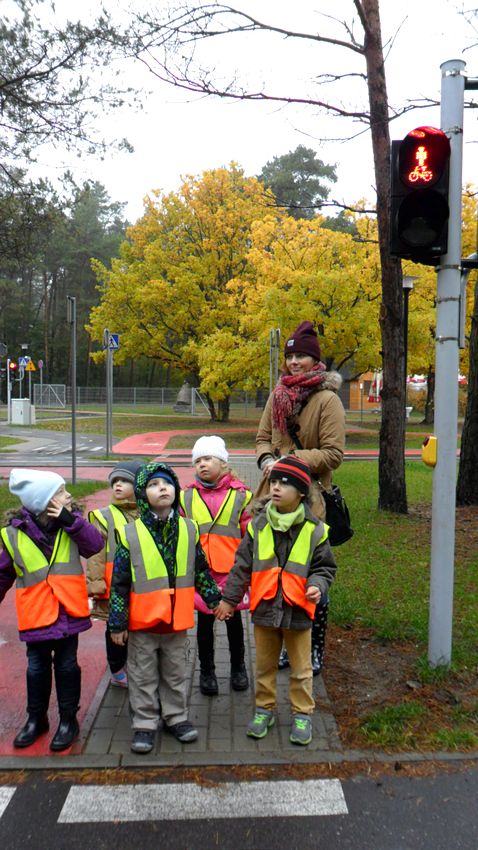 ?Smerfy? i ?Pszczółki? w Miasteczku Ruchu Drogowego w Myślęcinku