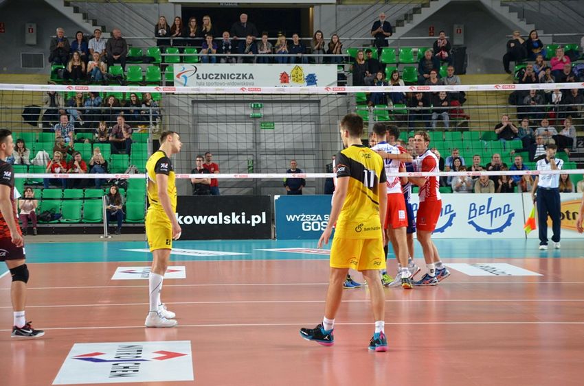 Szubińska ?Dwójka? otworzyła sezon siatkarski
