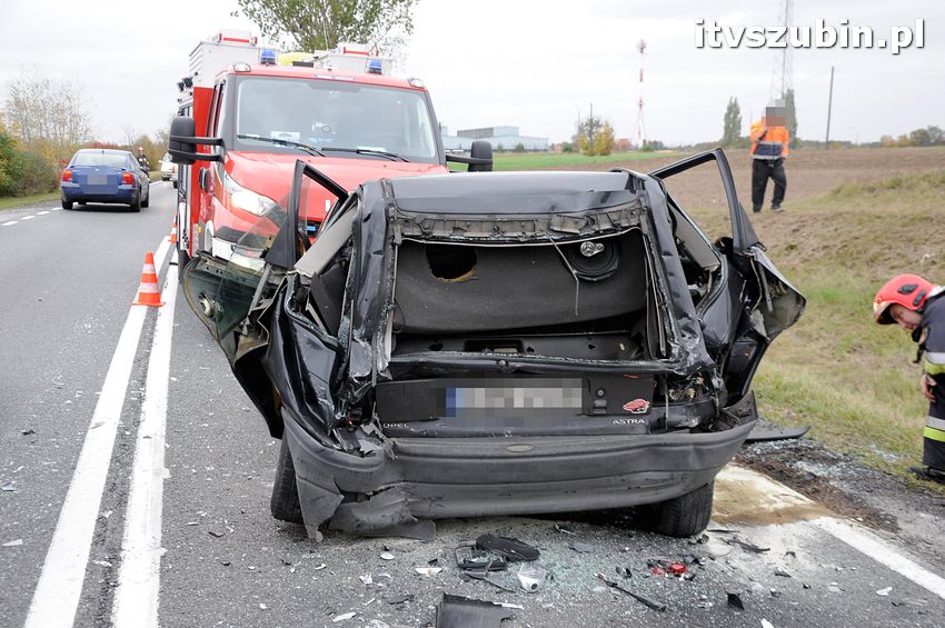 Opel Astra niczym Smart - o włos od tragedii