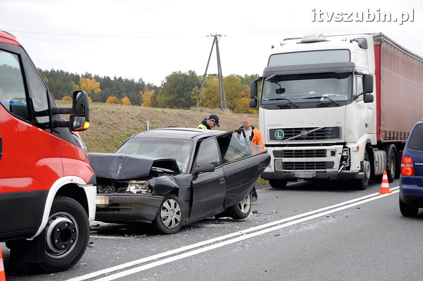 Opel Astra niczym Smart - o włos od tragedii