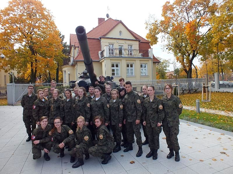 Kadeci klasy wojskowej z wizytą w Wojskowej Komendzie Uzupełnień i Muzeum Wojsk Lądowych w Bydgoszczy