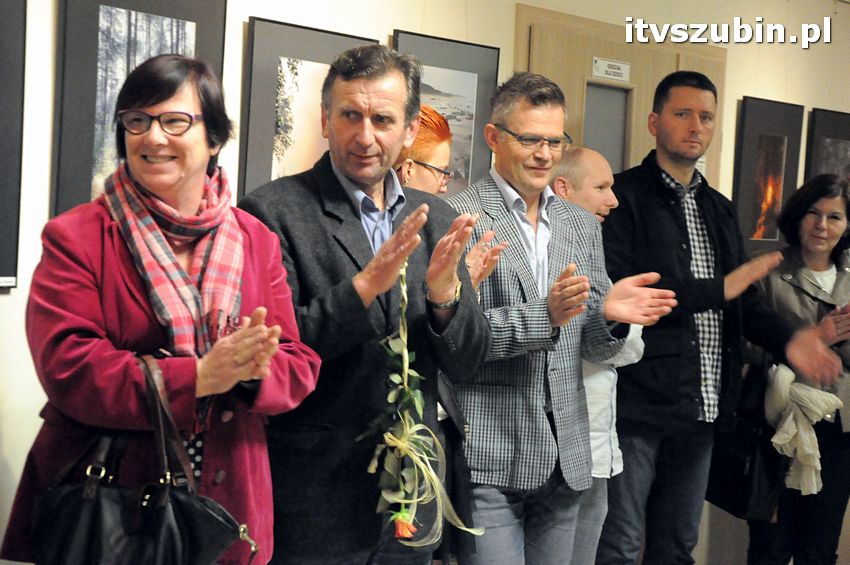 Sukces Julii i światło w obrazach