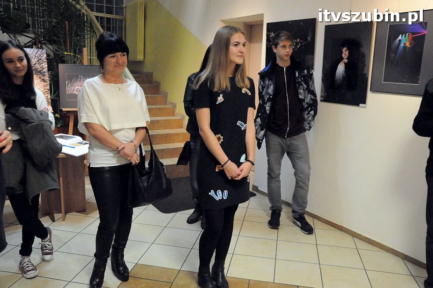 Sukces Julii i światło w obrazach