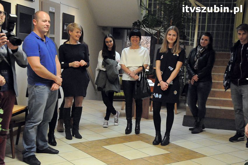 Sukces Julii i światło w obrazach