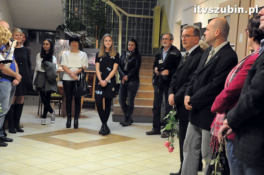 Sukces Julii i światło w obrazach