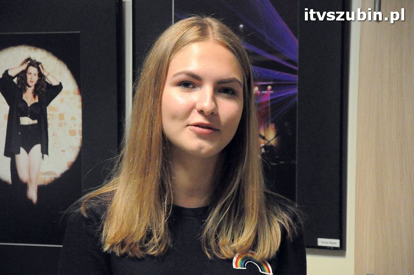 Sukces Julii i światło w obrazach