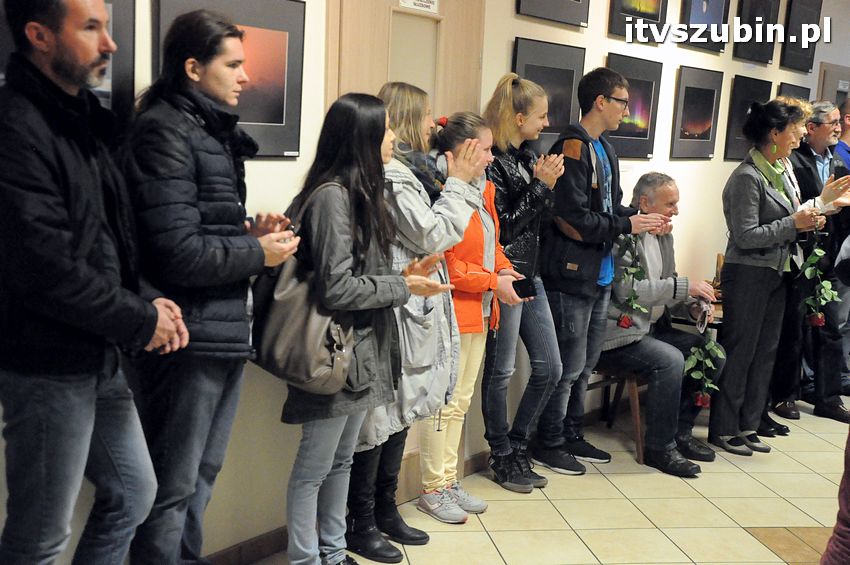 Sukces Julii i światło w obrazach