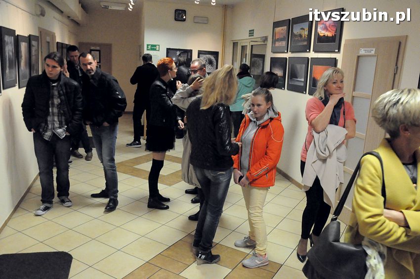 Sukces Julii i światło w obrazach