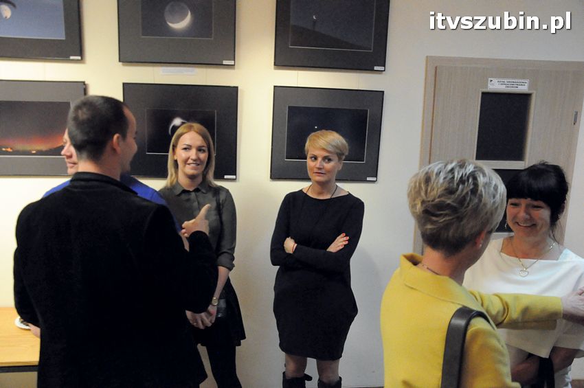 Sukces Julii i światło w obrazach