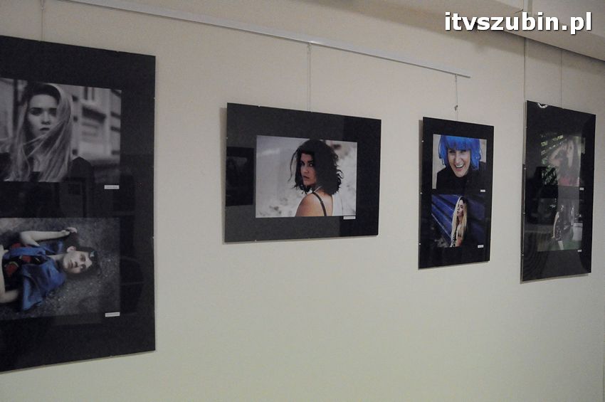 Sukces Julii i światło w obrazach