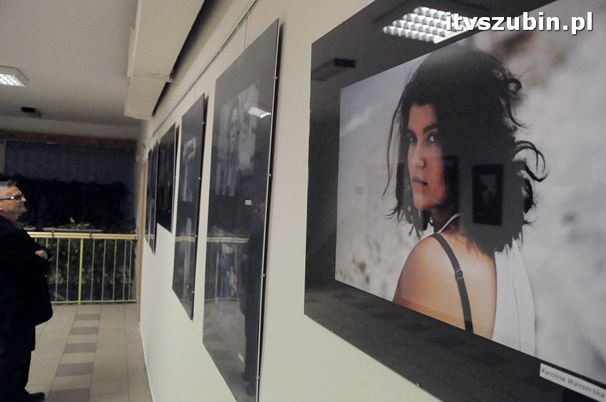 Sukces Julii i światło w obrazach