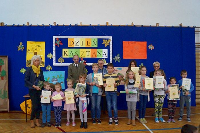 ?Dzień Kasztana? ? Zespół Szkół Kowalewo