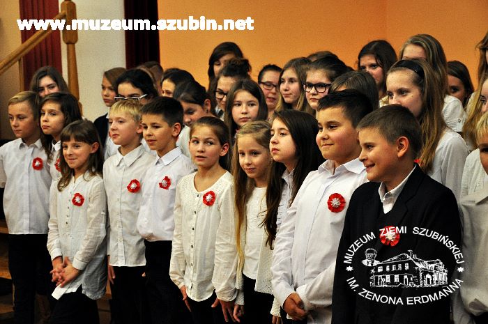 Wieczornica patriotyczna z Szubinem w tle